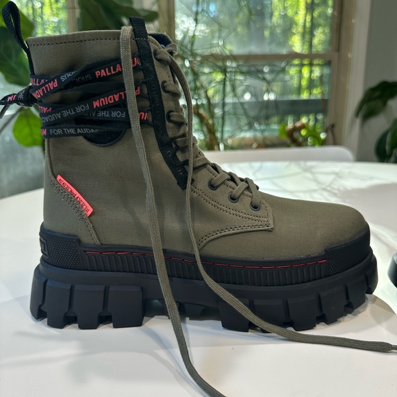 REVOLT BOOT TX - Picture 11 of 14